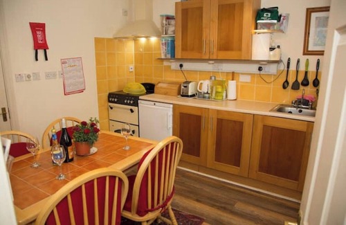 Town Lots Cottage | Charming cottage few mins walk from the waterfront and beach
