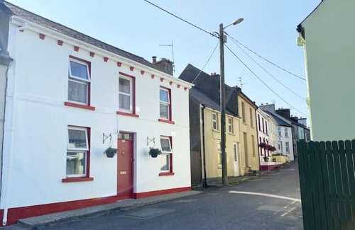 Town Lots Cottage | Charming cottage few mins walk from the waterfront and beach