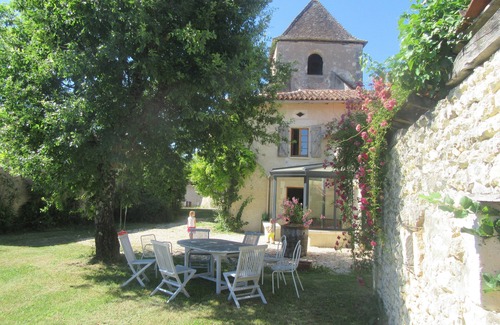 Pillac House | Charming cottage for family and friends in the heart of a village in southern Charente.