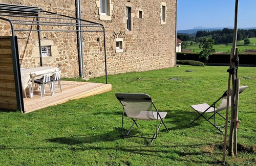 Raucoules Cottage | Charming Cottage for 6 with Terrace and Wifi