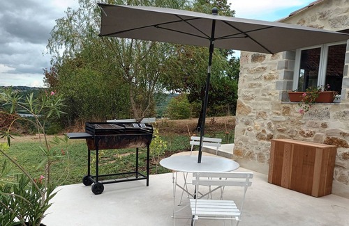 Les Farges Cottage | CHARMING COTTAGE WITH TERRACE AND SWIMMING POOL 10 MIN FROM LASCAUX IV