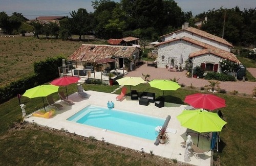 Saint-Maigrin Cottage | 🌿 Charming Cottage & Gîte Annex – Private Pool in Sunny Charente Maritime