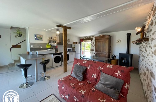 Beaufou Cottage | Charming Cottage in Beaufou with Private Terrace