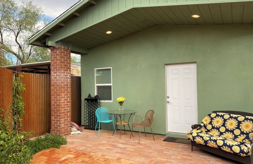 Peter Howell Cottage | Charming Cottage in central Tucson with AC