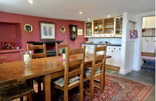 Slapton Cottage | Charming cottage in gorgeous village by the sea