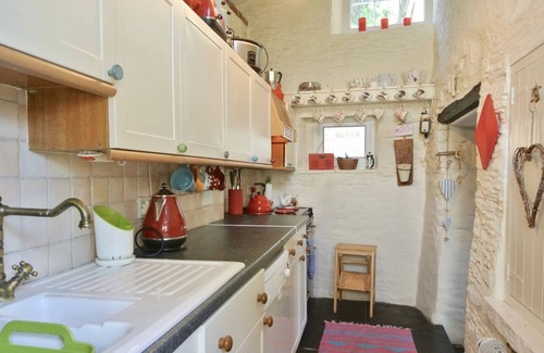 Slapton Cottage | Charming cottage in gorgeous village by the sea