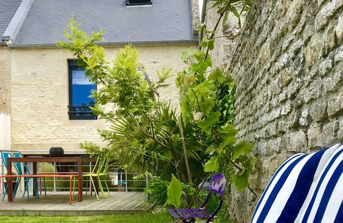 Asnelles House | Charming cottage in Normandy 500m from the sea and D-Day