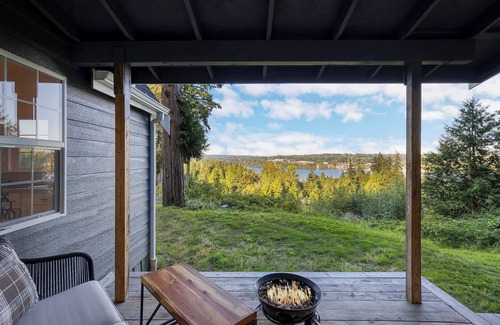 Poulsbo Cottage | Charming Cottage in Serene Poulsbo with WiFi access