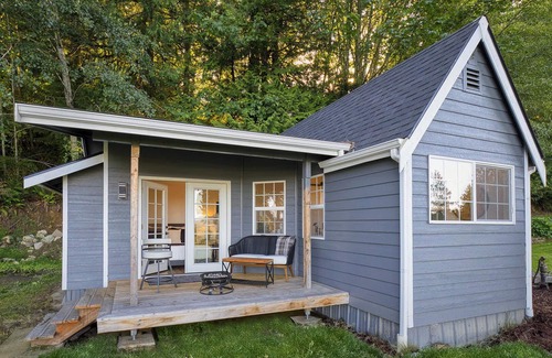 Poulsbo Cottage | Charming Cottage in Serene Poulsbo with WiFi access