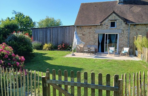 Angey Cottage | Charming Cottage Near Mont St-Michel: Private Garden, Terrace, Ideal for Couples/Families