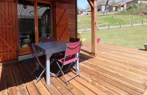 Siran Cottage | Charming Cottage Near Gorges de la Cère, Terrace, Wi-Fi, BBQ, Pet Friendly