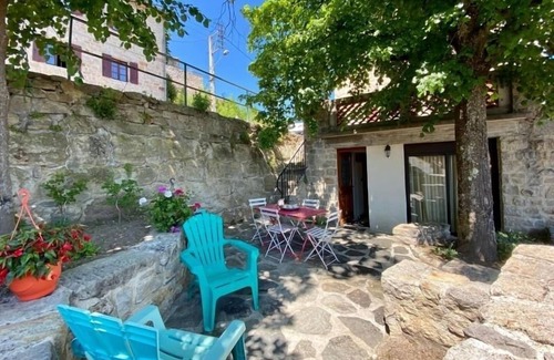 Blavozy Cottage | Charming Cottage Near Puy-en-Velay with Private Terrace and Modern Amenities