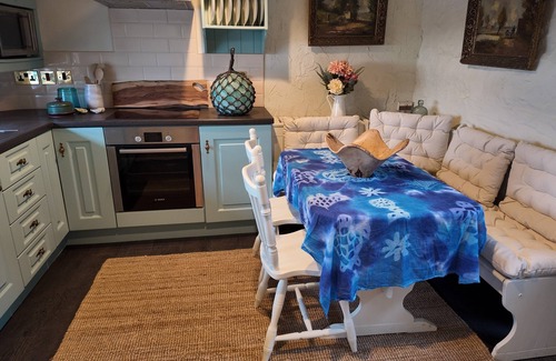 Bunbeg House | Charming Cottage on Bunbeg Harbor in Donegal