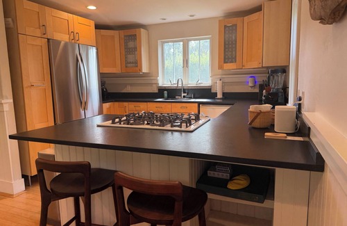 Monomoy House | Charming cottage on Polpis Bike Path