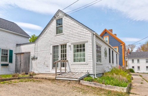 Eastport Cottage | Charming Cottage on quiet street in Historic Eastport
