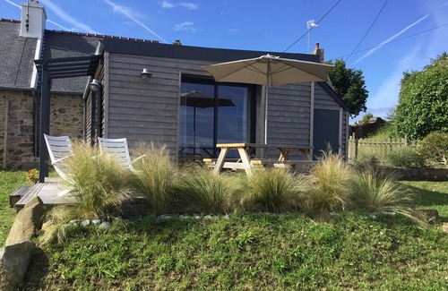 Pleubian Cottage | Charming cottage on the seafront Côtes d'Armor. "L'Air du Large" welcomes you.