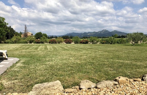 Jonquieres Apartment | Charming cottage on the ground floor renovated in a Provencal farmhouse 14m pool
