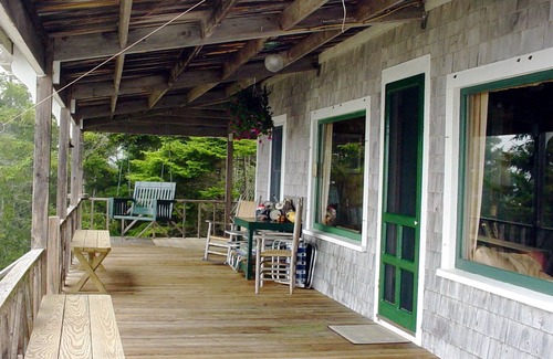 Friendship Cottage | Charming cottage overlooking the islands of Muscongus Bay