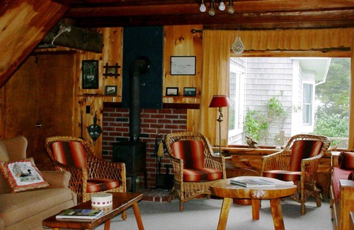 Friendship Cottage | Charming cottage overlooking the islands of Muscongus Bay