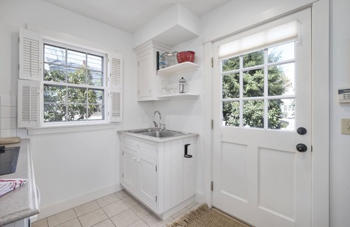 Rockport Cottage | Charming Cottage w/AMAZING water views