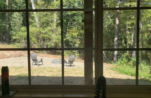 Cape Royale Cottage | Charming Cottage with direct access to Lake Livingston!