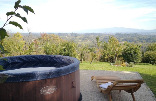 Brezice Cottage | Charming cottage with beautiful view and hot tub