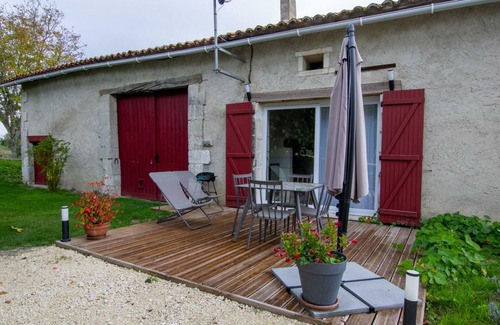 Tocane-Saint-Apre Cottage | Charming Cottage with Pool in Countryside, Near Périgueux – Sleeps 4, Pet-Friendly
