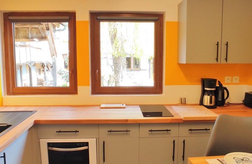 Loueuse Cottage | Charming Cottage with Garden, Wi-Fi, BBQ, and Equestrian Facilities in Scenic Picardie Village