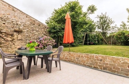 Rouans Cottage | Charming Cottage with Garden, Bikes, and Modern Amenities Near Nantes