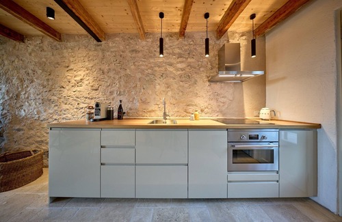 Torri del Benaco House | Charming cottage with lake view and garden