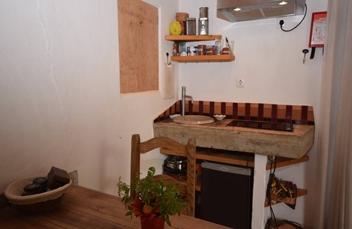 Troviscais Cottage | Charming Cottage with Garden