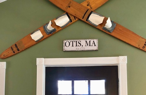 Otis Cottage | Charming Cottage with close view of Otis Reservoir