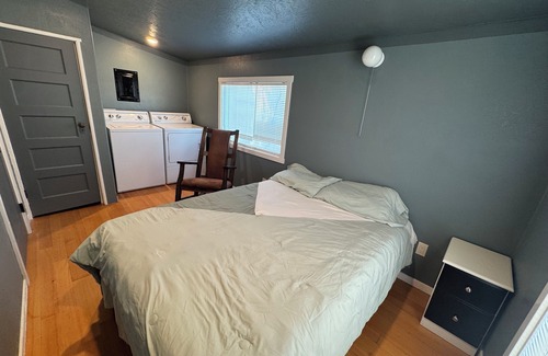 Pendleton Cottage | Charming cottage with AC in beautiful downtown Pendleton