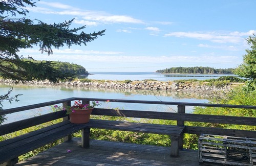 Spruce Head Cottage | Charming Cottage with Panoramic Ocean Views