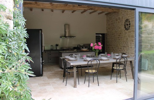 Fontclaireau Cottage | Charming Country House with Private Pool, Enclosed Garden, and Modern Amenities