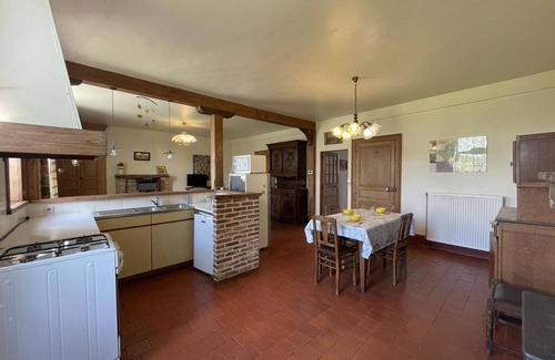 Montvicq Cottage | Charming Country Home with Modern Amenities, Spacious Garden, and Wi-Fi in Tranquil Setting