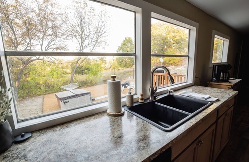 McKinney House | Charming Country Retreat w/hot tub-10 min from Downtown McKinney!