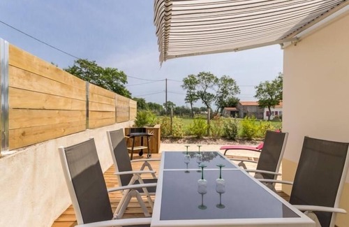 Saint Viaud Cottage | Charming Countryside Home near the Sea with Playground and Baby Gear