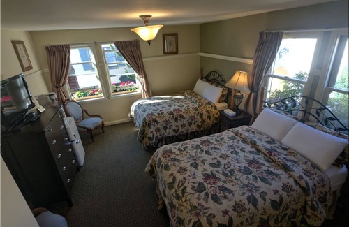 Cow Hollow Hotel | Charming Courtyard Retreat with 2 Double Beds – Perfect for Your Stay!