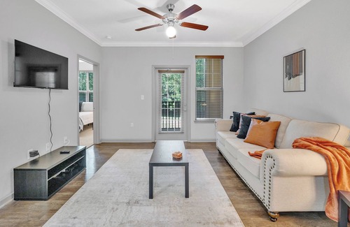 Huntersville Apartment | Charming & Cozy~ 2Bed 2Bath w/Patio!