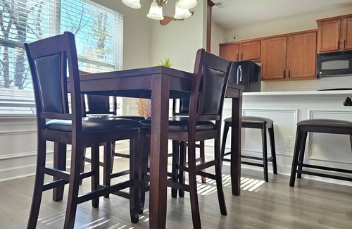 Steele Creek House | Charming & Cozy Townhome in Charlotte