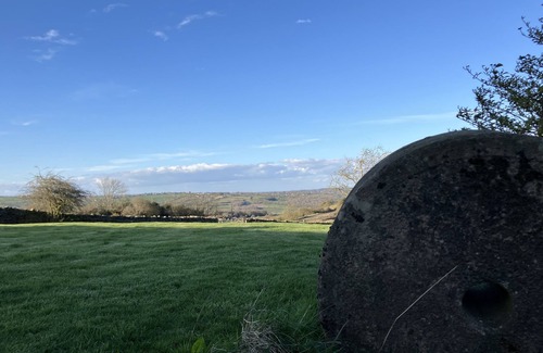 Chesterfield Cottage | Charming Croft Cottage on the doorstep of the Peak District near Barlow