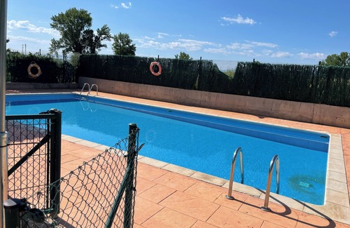 Castanares de Rioja Apartment | Charming Duplex in urbanization with pool and garage with elevator