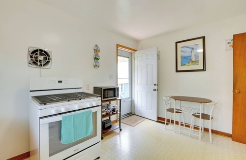 Danville House | Charming Danville Home < 5 Mi to Caesars Virginia!