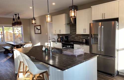 Unorganized Centre Parry Sound Cottage | Charming Deer Lake Cottage for 1-4 Guests