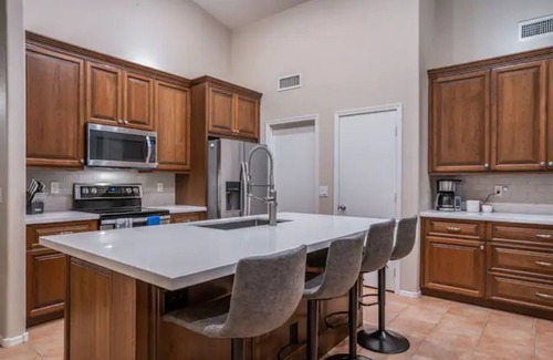 Chandler House | Charming Desert Oasis w/*HEATED* Pool! - Chandler