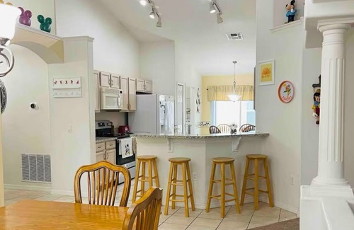 Cumbrian Lakes House | Charming Disney 4-bedroom home w/private pool, WiFi, AC in quiet neighborhood