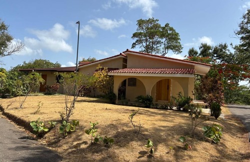 San Jose de las Matas House | Charming 3-bedroom house with WiFi, AC in brilliant San José de las Matas