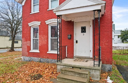 Glens Falls Apartment | Charming dog-friendly apartment with skiing, waterfalls, & kitchenette