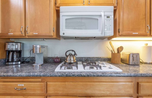 Sebastopol House | Charming Dog-Friendly Home Near Regional Park